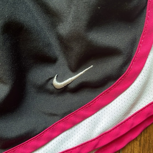 Nike Tempo running shorts, size medium - Picture 5 of 9